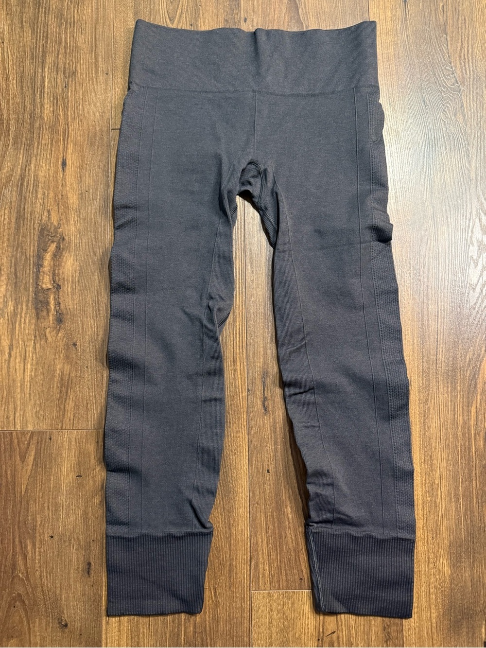 Lululemon Size 8 Compression Crop Leggings Charcoal Gray Seamless High Rise - Picture 2 of 8